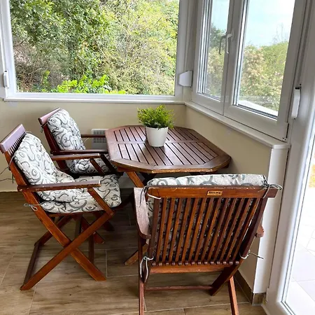 Szembenabalaton Vendeghaz Holiday home *